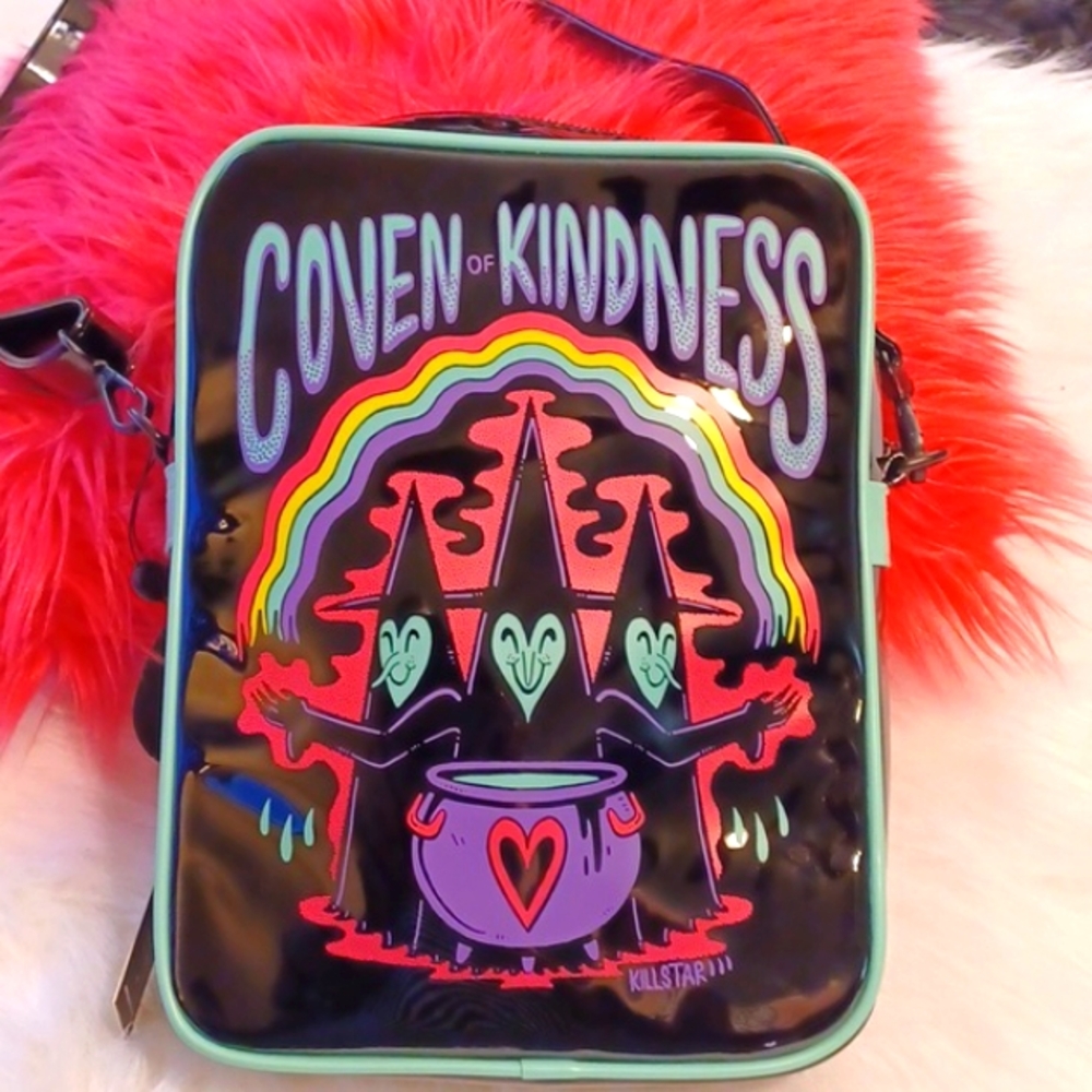 KILLSTAR COVER OF KINDNESS VINYLE CROSSBODY BAG
